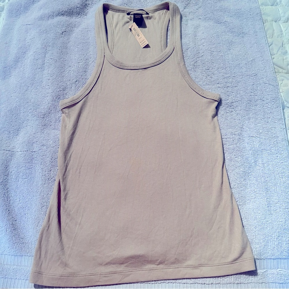 NWT Victoria’s Secret Ribbed Pale Pink Racerback Tank Top XS